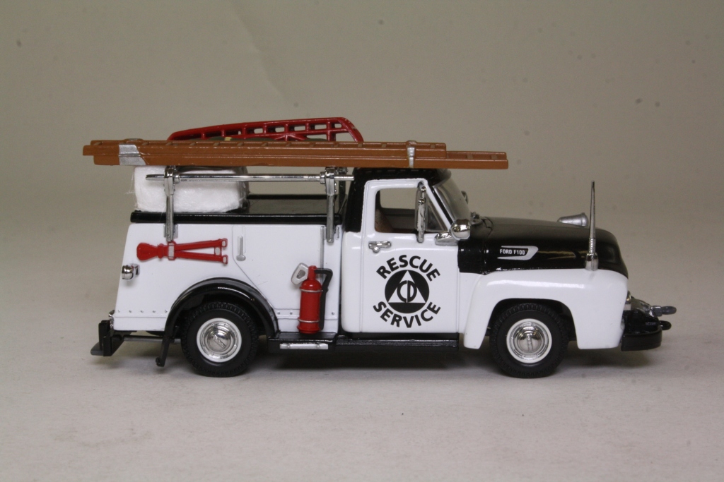 Matchbox Collectibles YYM35187; 1954 Ford F-100 Pickup; Civil Defence Truck